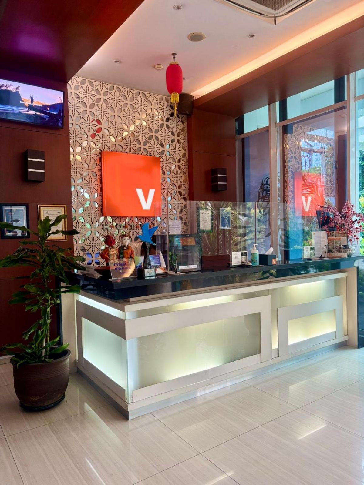 V Hotel Tebet Jakarta Exterior photo